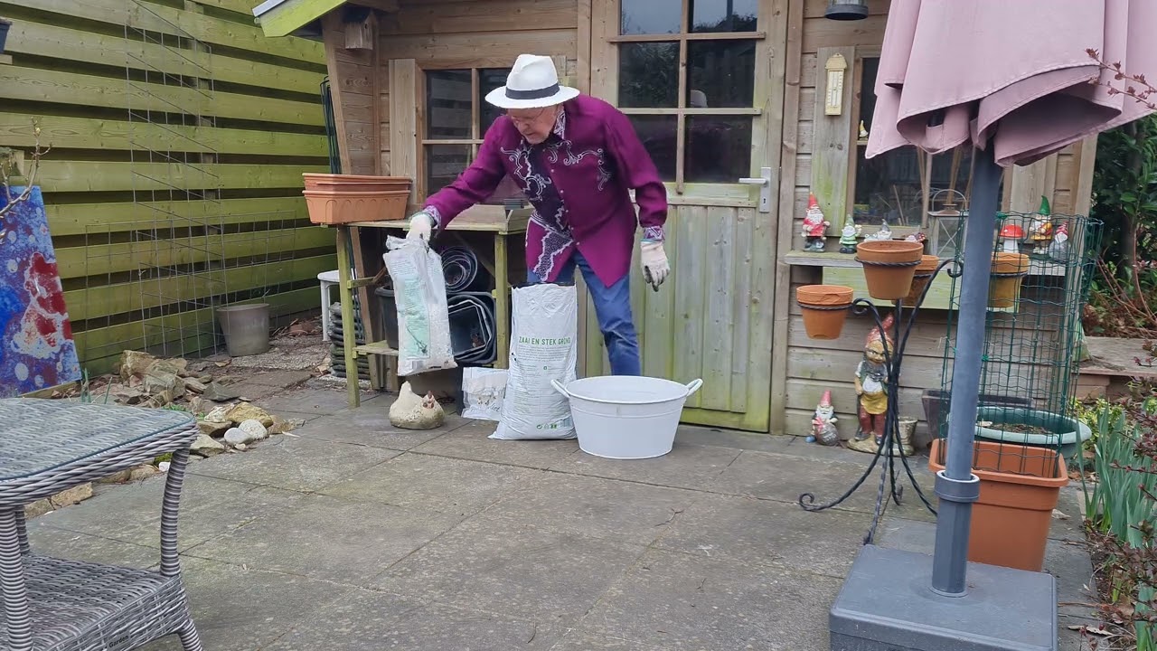 In de tuin bij Henk, aflevering 81, aarde en bemesten