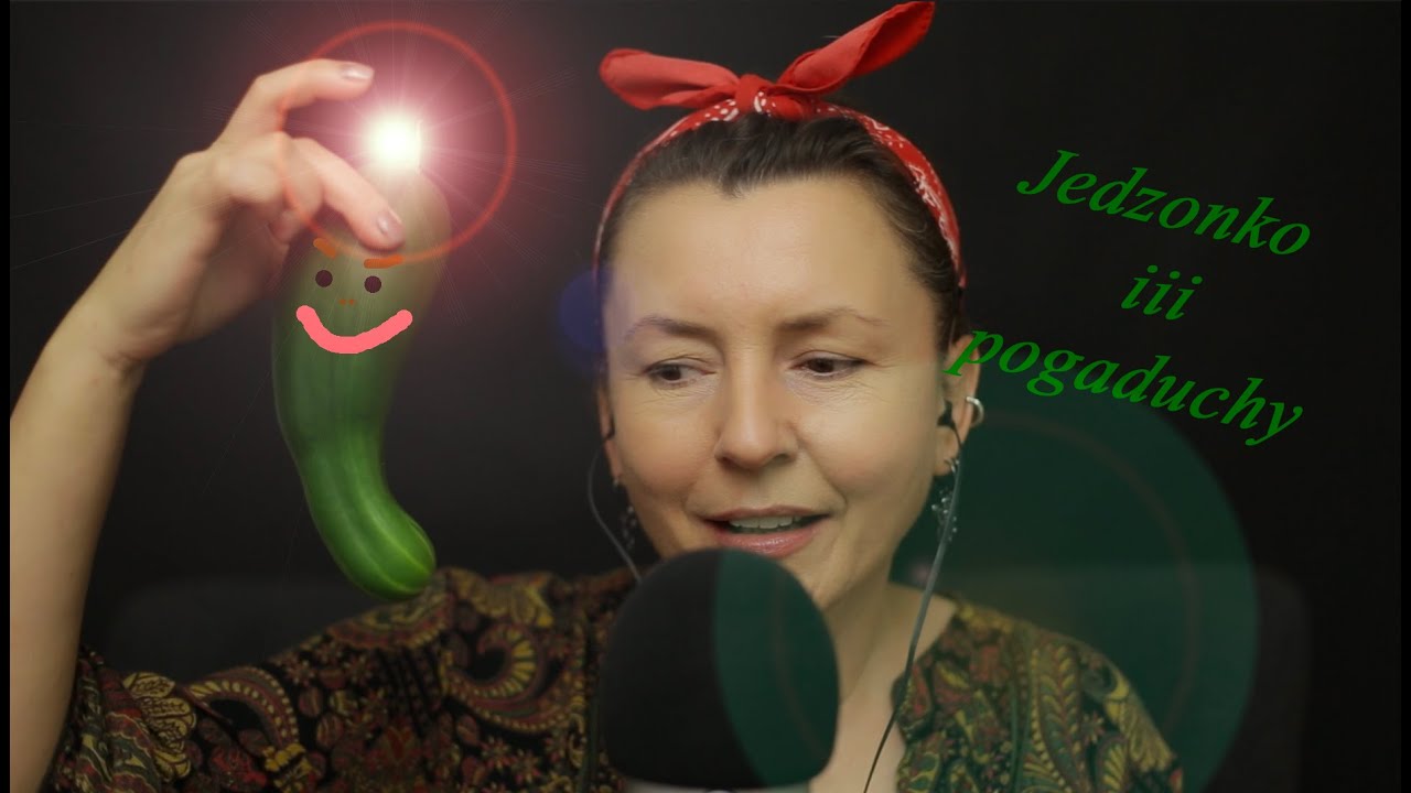 ASMR po polsku Jem ostatniego ogórka z mojej szklarni 🥒 MUKBANG pomidorki🍅 Pogadanka na różne tematy