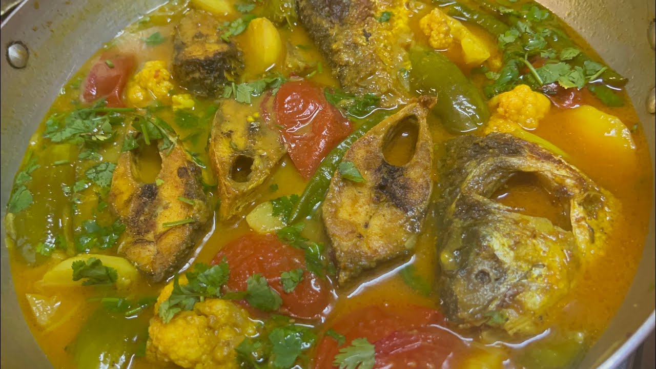 আলু বেগুন দিয়ে ইলিশ রেসিপি | Aloo Begun Ilish Jhol Recipe | Simple Hilsha Fish Recipe/Hilsha Recipe