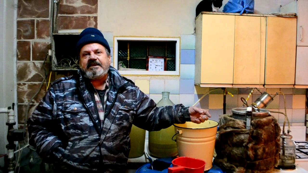 Смешивание фруктовой и сахарной браги, декантирование браги