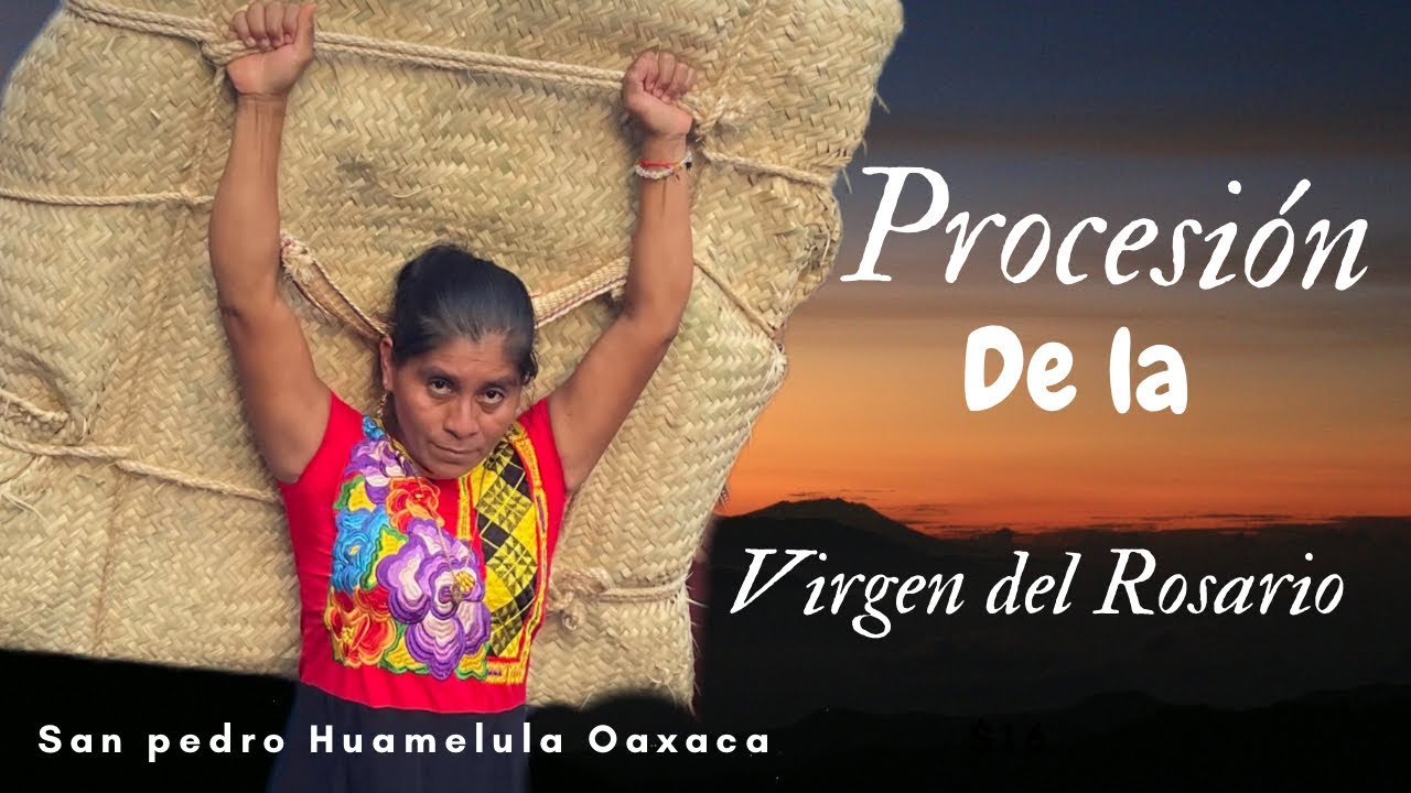 IMPRESIONANTE PROCESIÓN DE LA VIRGEN DEL Rosario por la carretera costera oaxaqueña. 