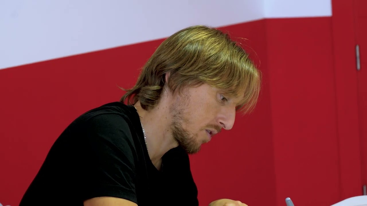 LUKA MODRIĆ | Inside The Signing!