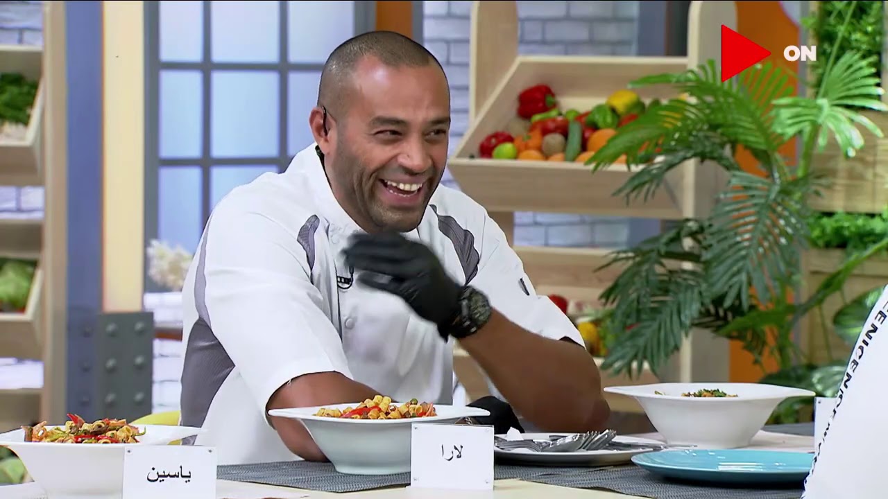 الضحك كله بين اسلام إبراهيم وياسين.. مش هتصدقوا إسلام قيم أكله إزاي من غير ما يعرف 😂#أصغر_شيف
