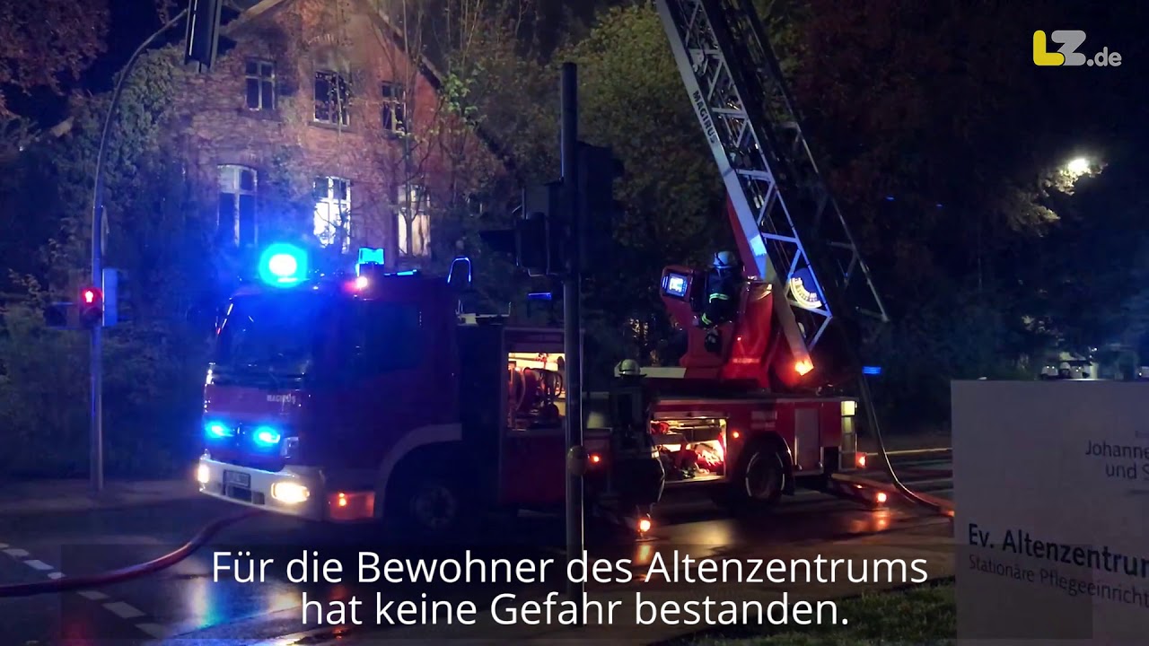 Brennendes Haus in Lemgo-Brake fordert Feuerwehrgroßaufgebot