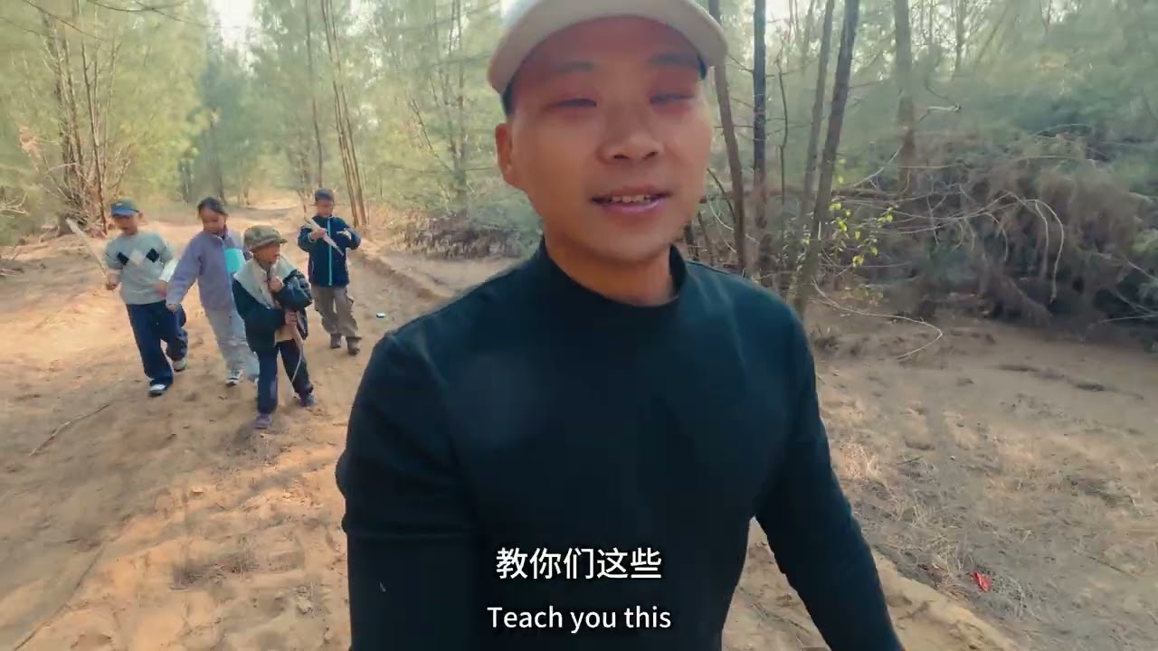 露营后小学生都不玩手机了，亲近大自然。