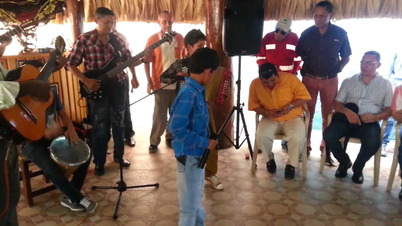 Los niños que enamoraron a Poncho Zuleta, Daniel y Ernesto Samper en Villanueva