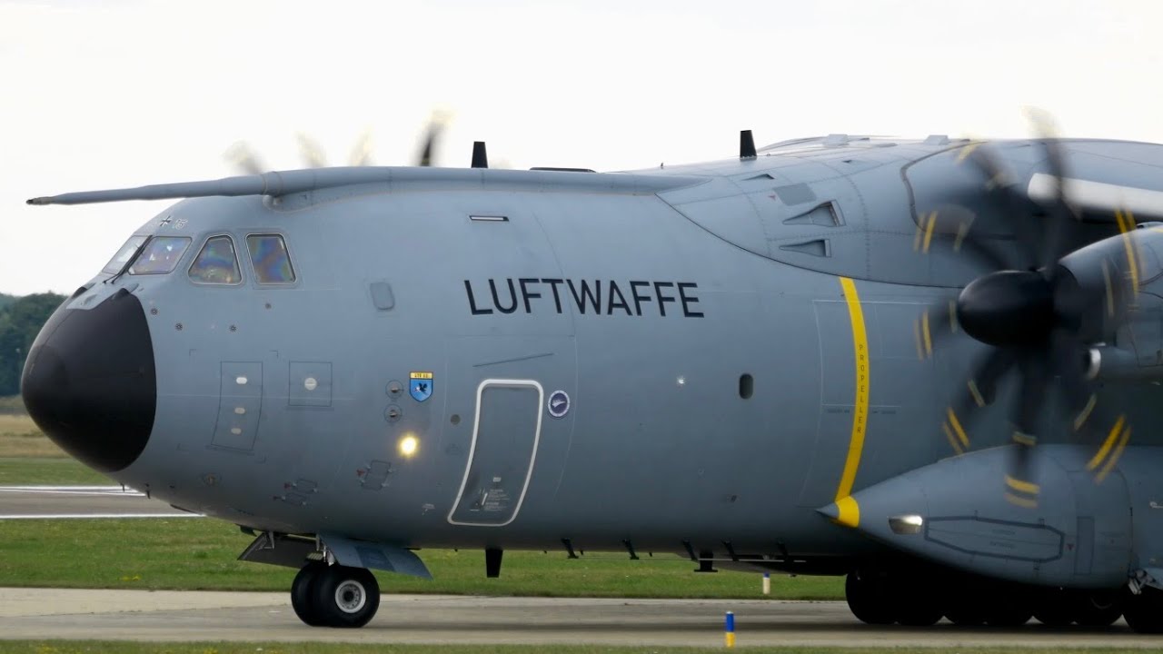 FORMATION TAKE OFF in WUNSTORF (3x A400M, Hercules) OLD FOOTAGE