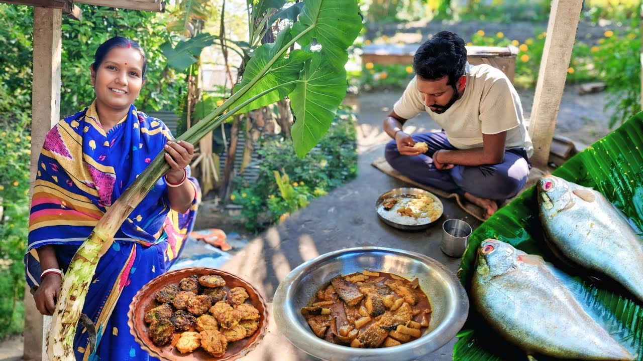 “শোলা কচু দিয়ে ফোলি মাছের অসাধারণ ঝোল 😋 সাথে বাধাকপির মুচমুচে বড়া | Bengali Village Cooking”