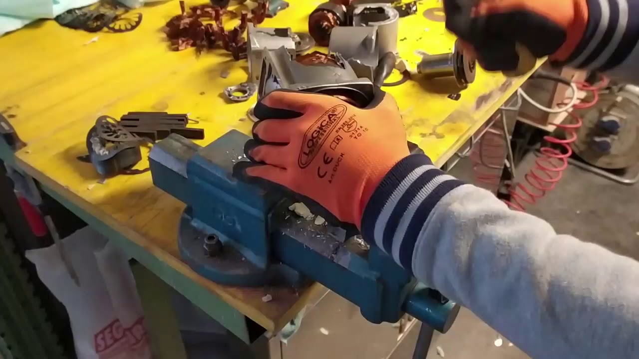video dimostrativo di come estrarre il rame dal motore elettrico. CRS srl compro rame Milano