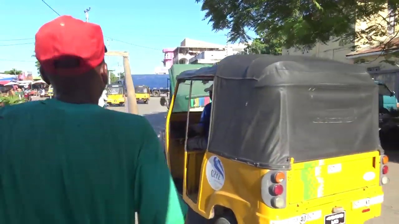 Petite excursion en pousse-pousse dans la belle ville de Majunga (Madagascar)