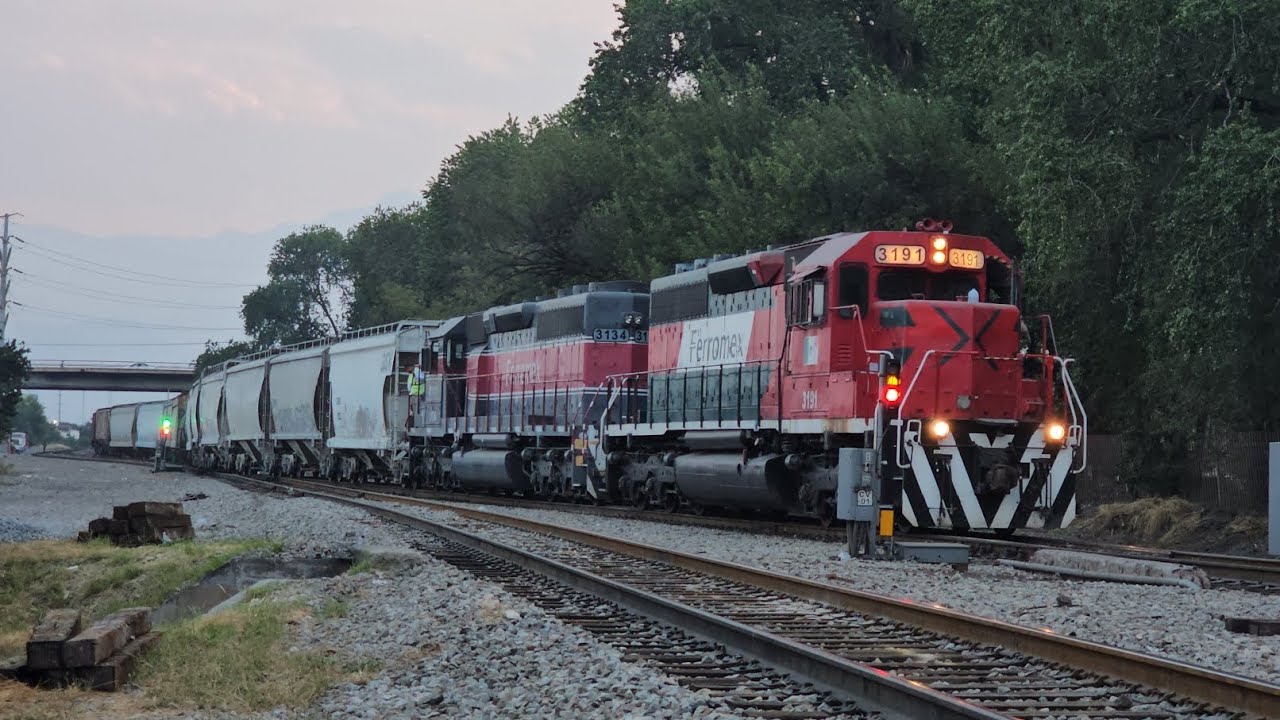 Par de SD40-2 de Ferromex saliendo del patio de CPKC en Monterrey! 