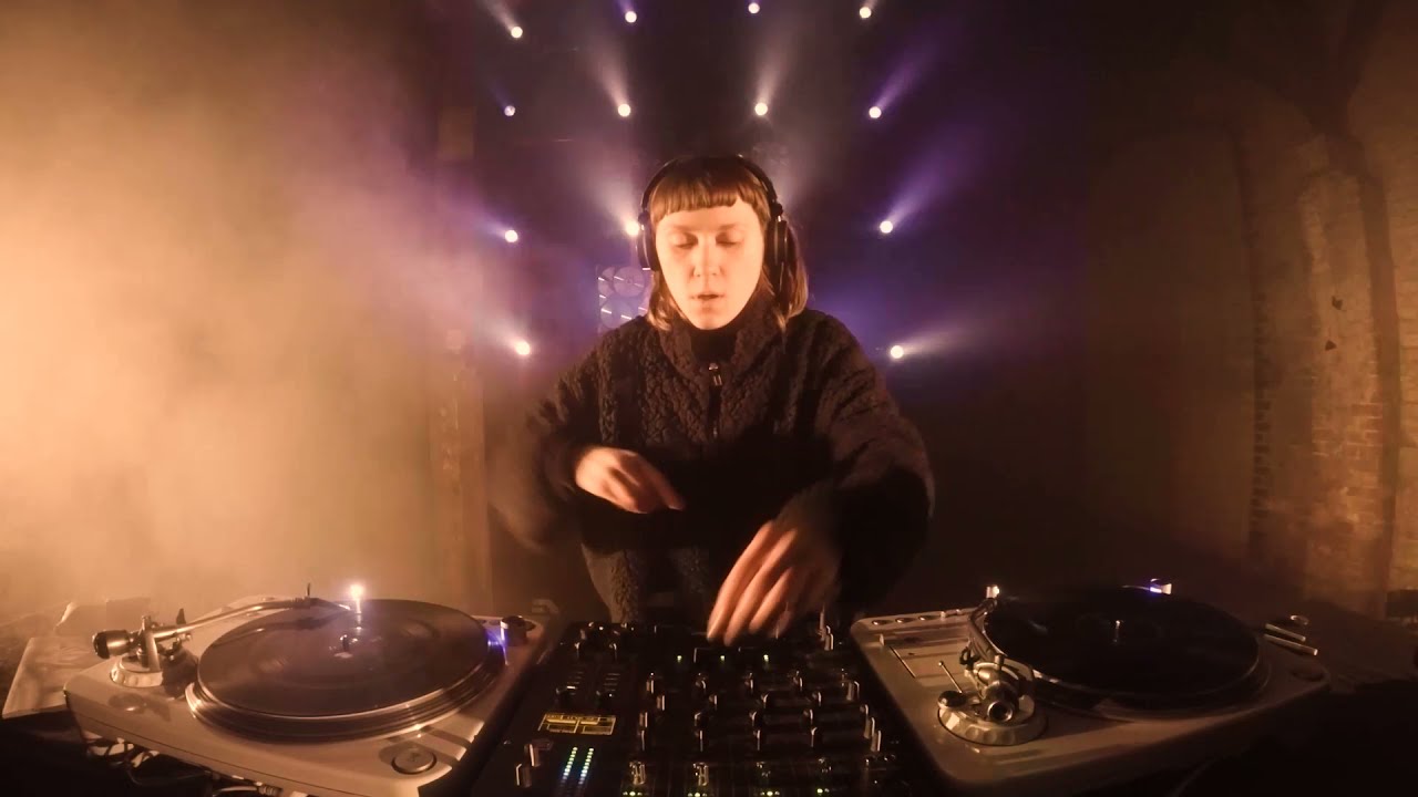 Hard Techno & Schranz Vinyl Set by Beth Alana
