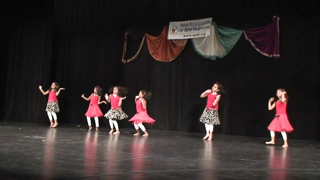 Shalvi's Dance In IANH 2009 Diwali Function - Awaara Bhanware