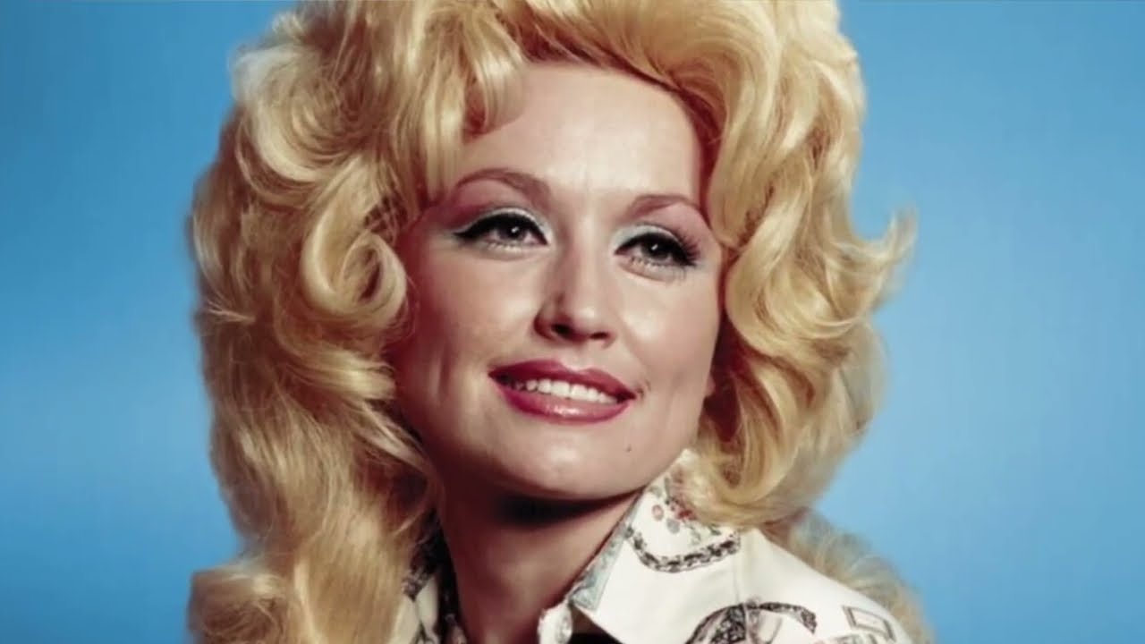 Loving the CAPRICORN Woman | Elegance, Coolness, Seduction, Secrets