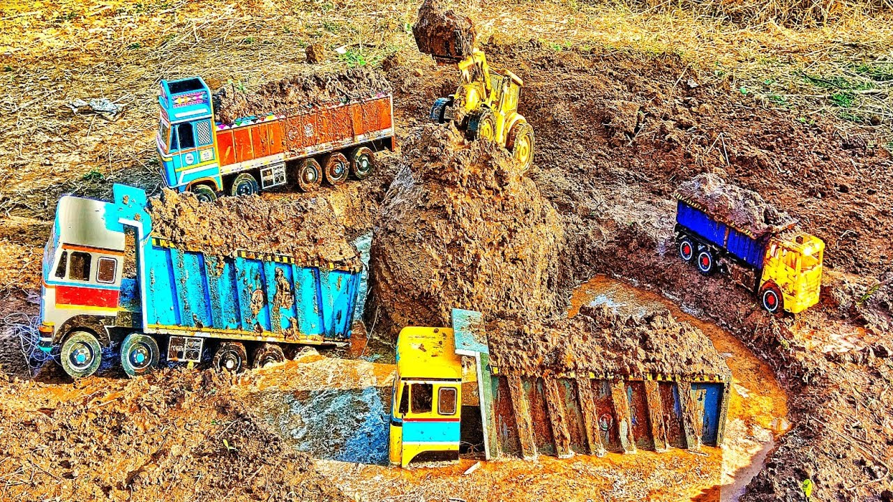 Heavy Duty! BharatBenz & Tata Dumper Trucks Loading Wet Mud by JCB | Plc Toy 