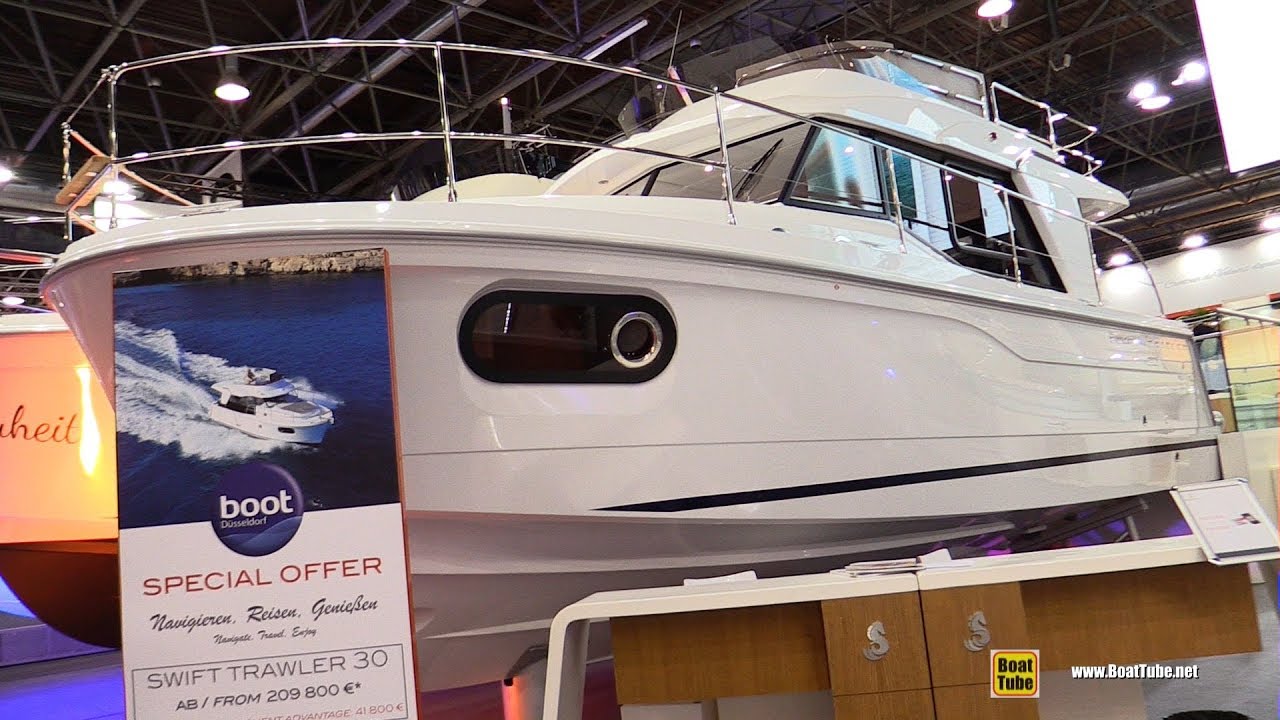 2018 Beneteau Swift Trawler 30 - Walkaround - 2018 Boot Dusseldorf Boat Show