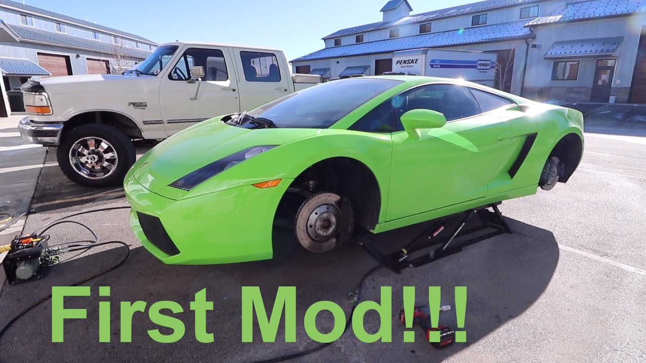 Putting Snow Tires On The Lambo!