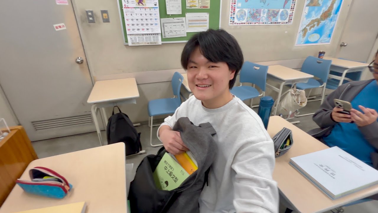 Aaj 🇯🇵 Golu hmari class me shift hogya 