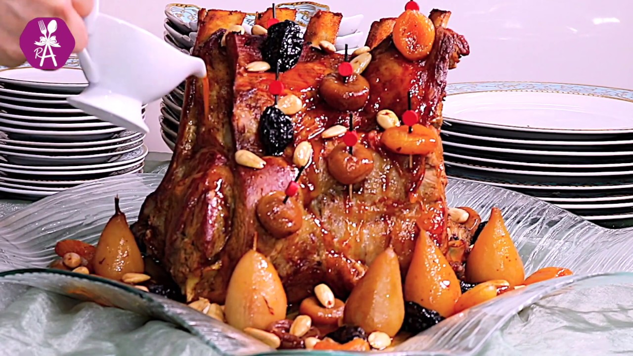 ضلعة محمرة على حقها أو طريقها ساهلة و هائلة