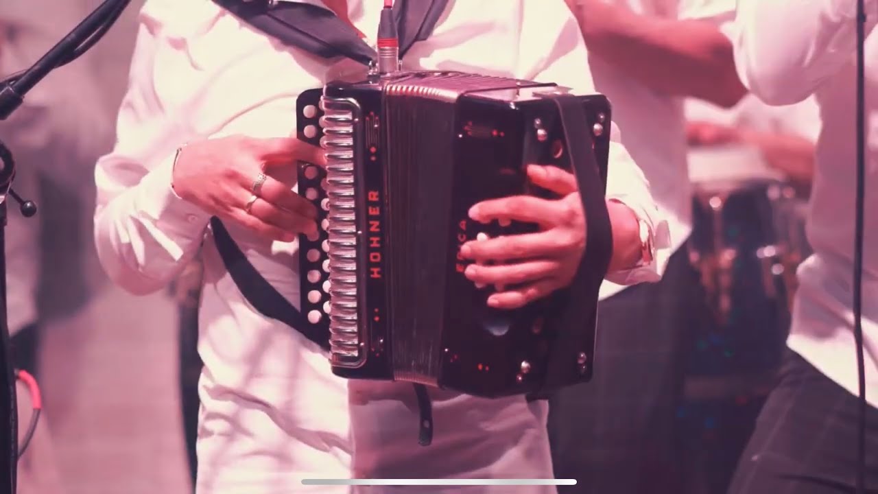 Maxbanda - La culebra (EN VIVO 2023)