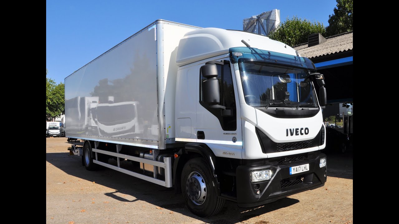 YA17 LHL   Iveco 18 ton Box