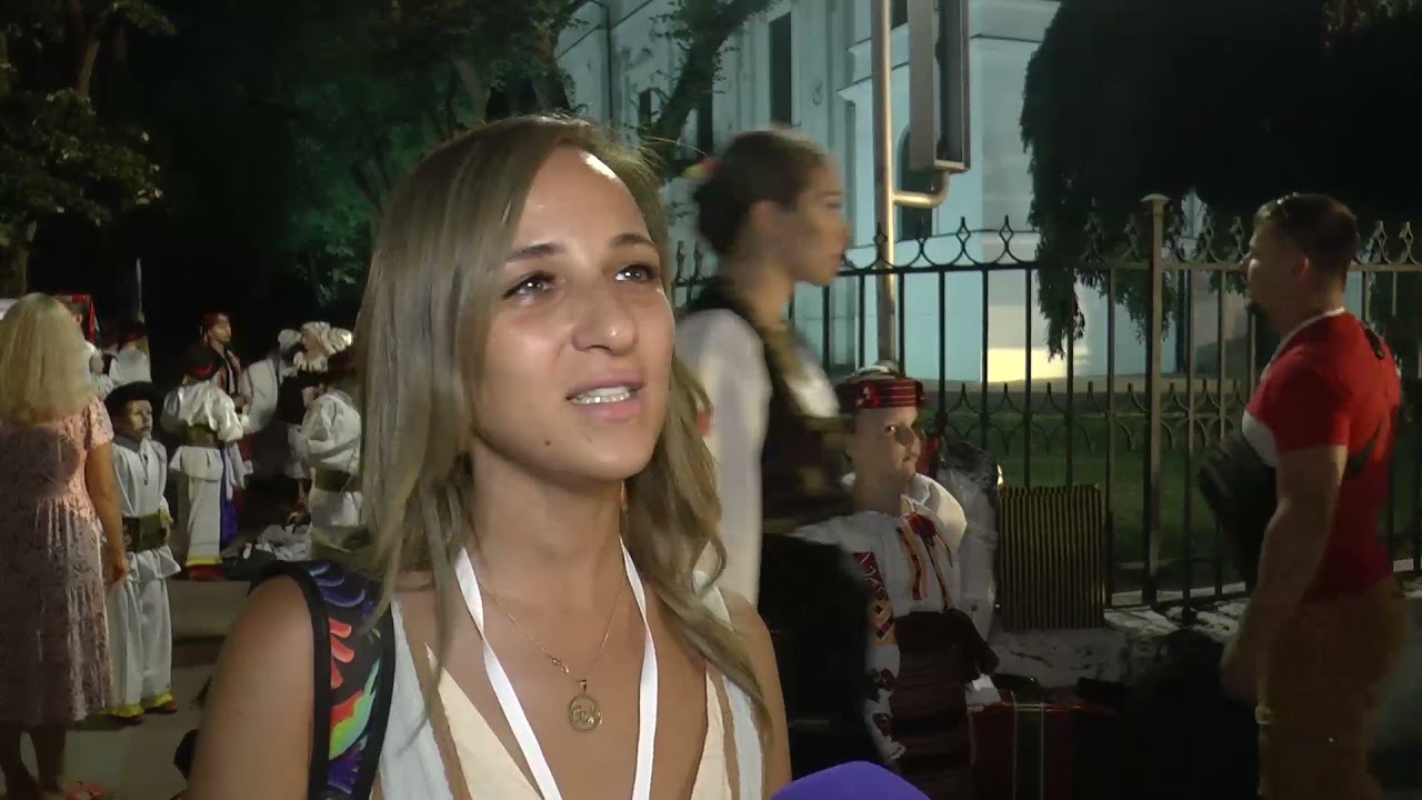 TV BEČEJ: Velika posećenost prve večeri „Bečej folk festa“