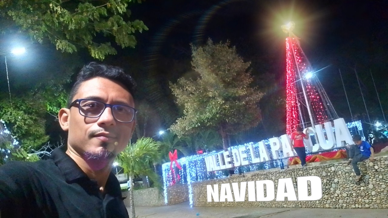 Así se vive la Navidad en Valle de La Pascua 🎄🇻🇪 | Recorrido por sus luminarias | Semper Erik