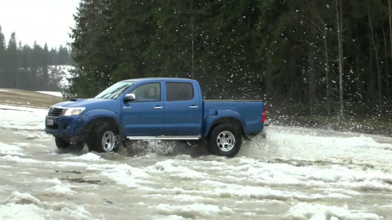 Arctic Trucks Finland: Toyota Hilux 2015 & Nokian Hakkapeliitta LT2