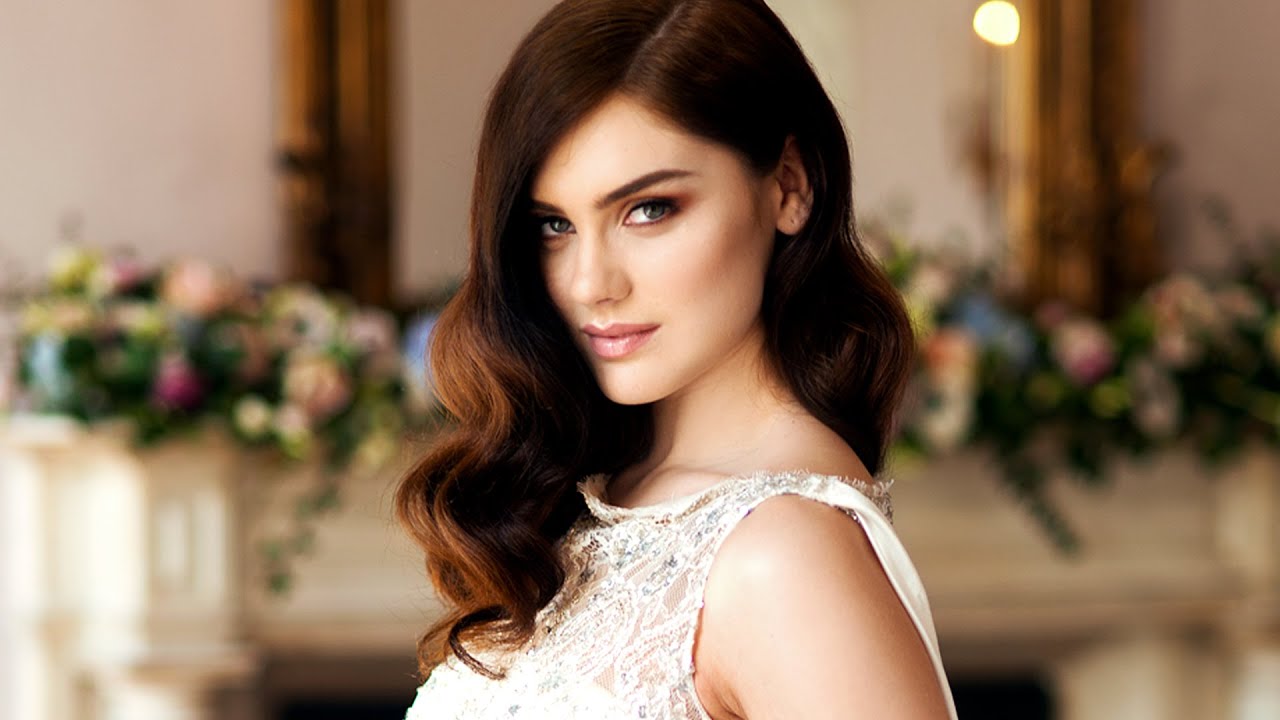 Retouch Natural Light editorial in Photoshop + workflow tutorial - @anitasadowska