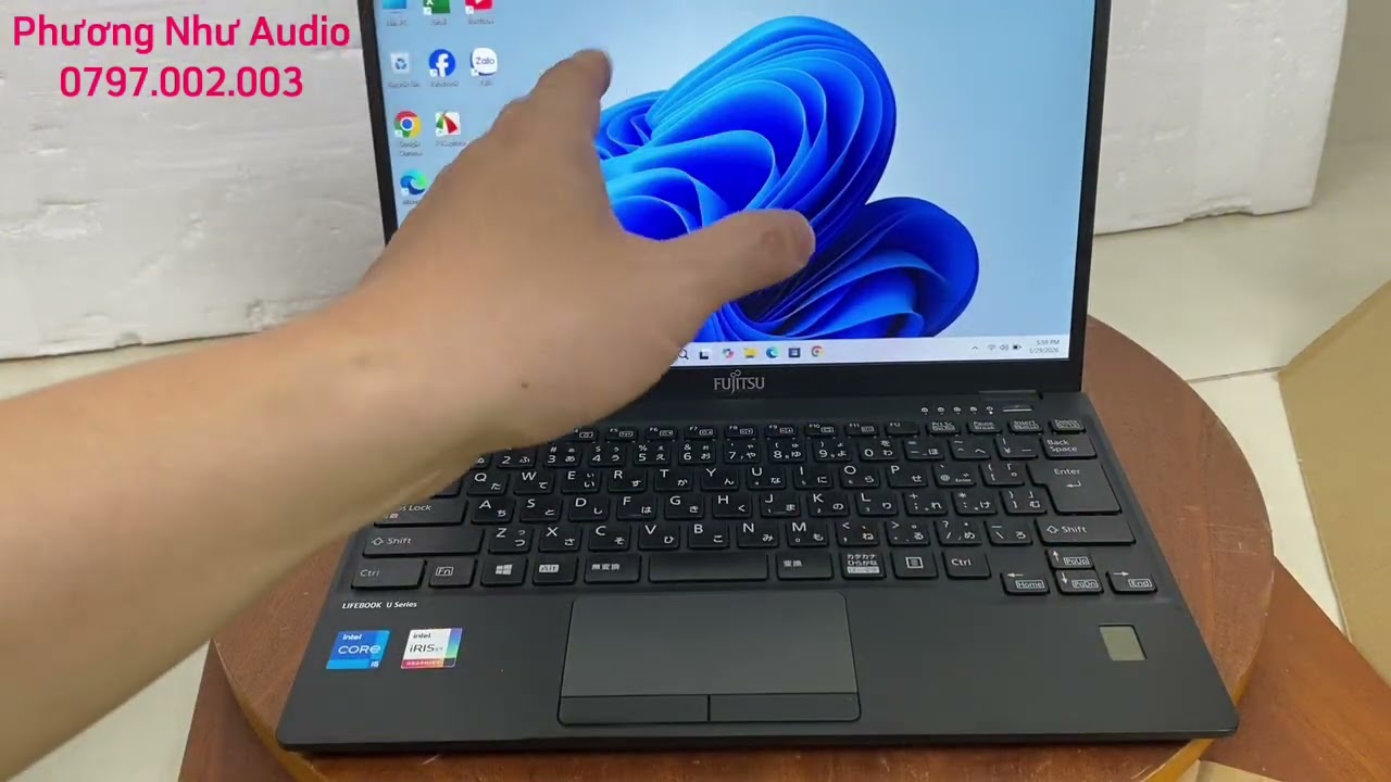 10c Fujitsu Lifebook U9311/F 2021, i5-1145G7/8G/256G, màn 13.3FHD,máy xuất sắc, nặng chỉ 756g