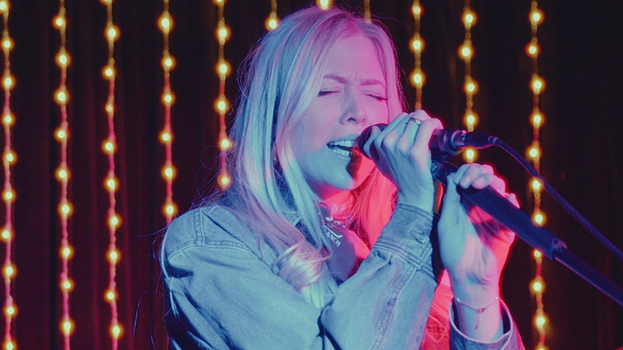 Sara Berki - Cowboys Do It Better - Live at Jolene's Sydney