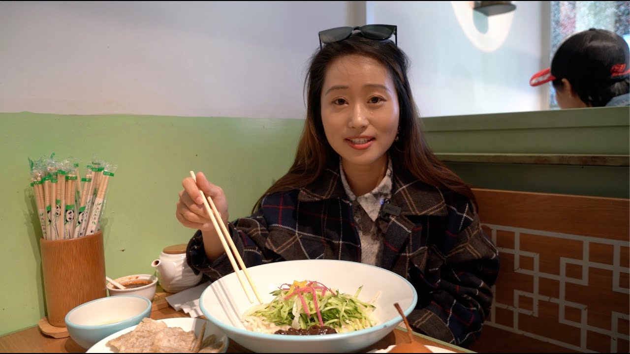 Classic Beijing cuisine: Soybean paste noodles