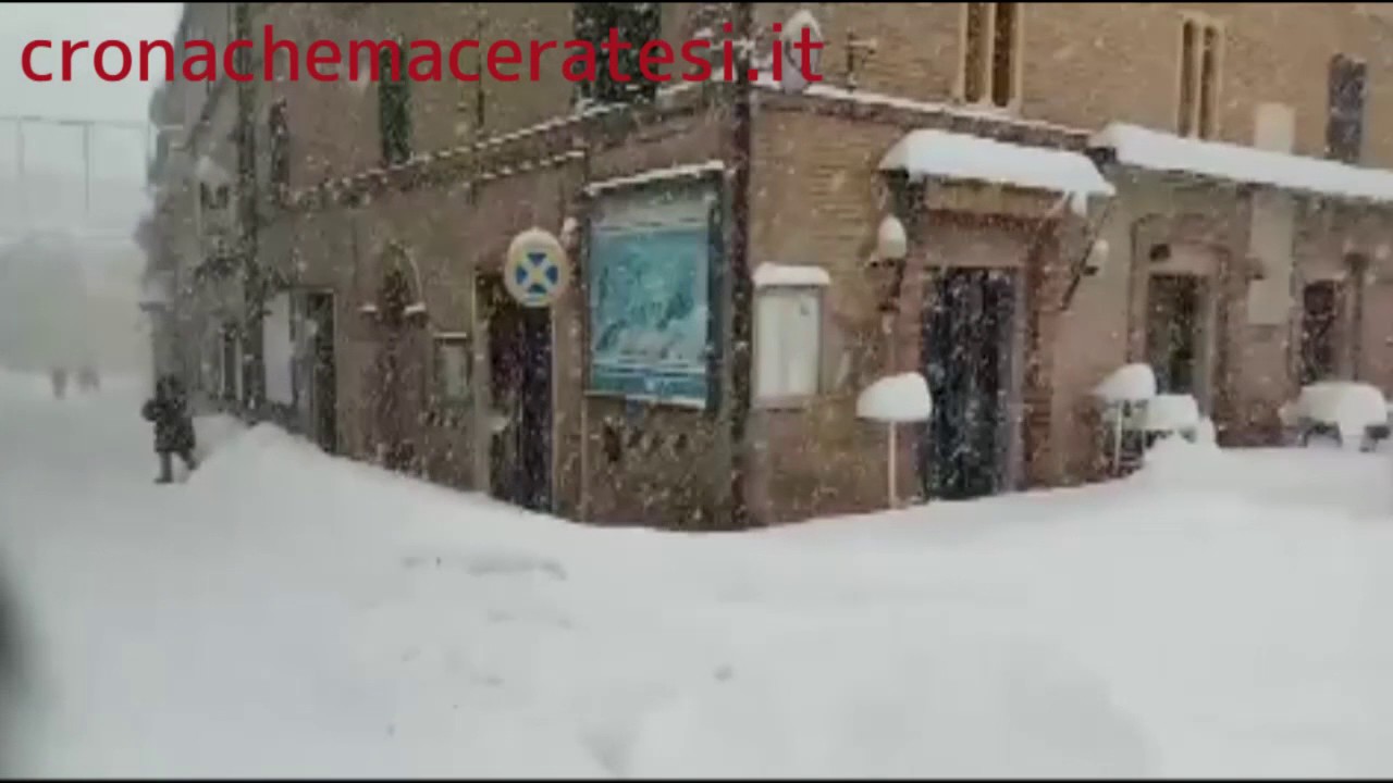 Tormenta di neve a Sarnano