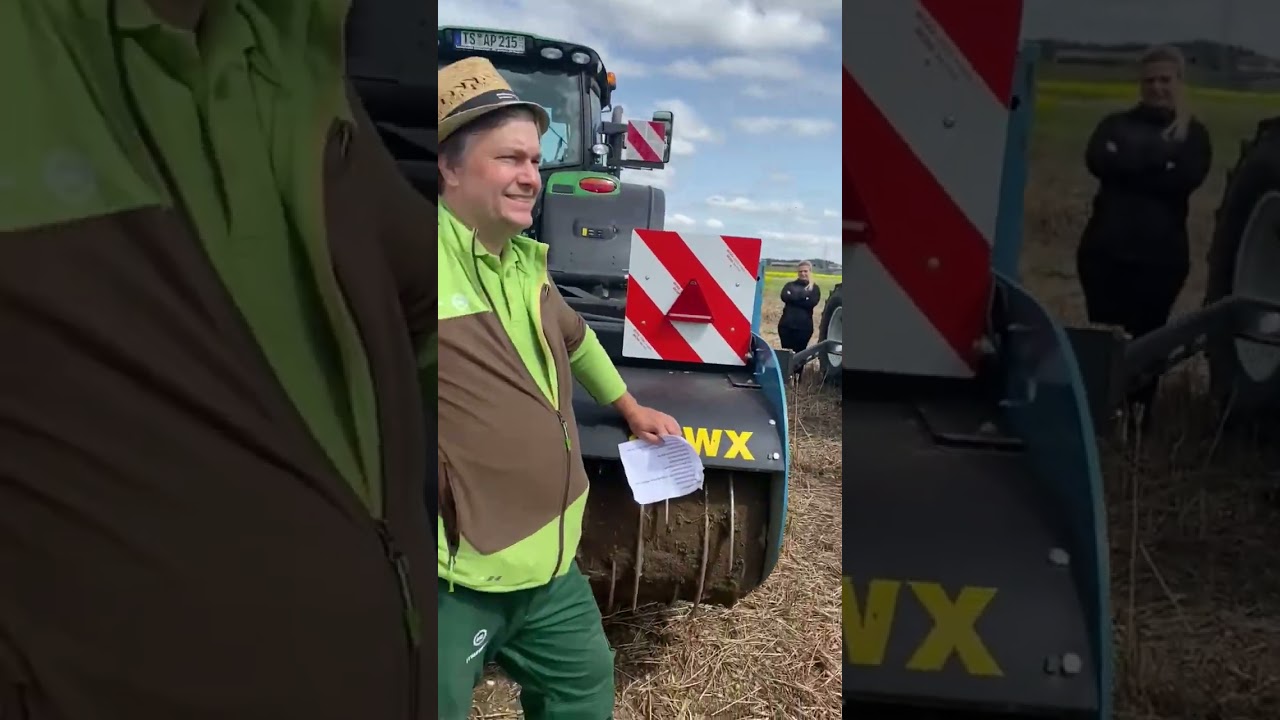 Vorstellung der Spatenmaschine beim Feldtag am 11. April 2024