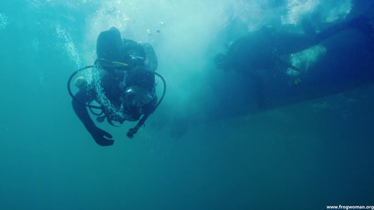 A female and a male diver, an underwater tomb, and bad guys with guns and wetsuits!
