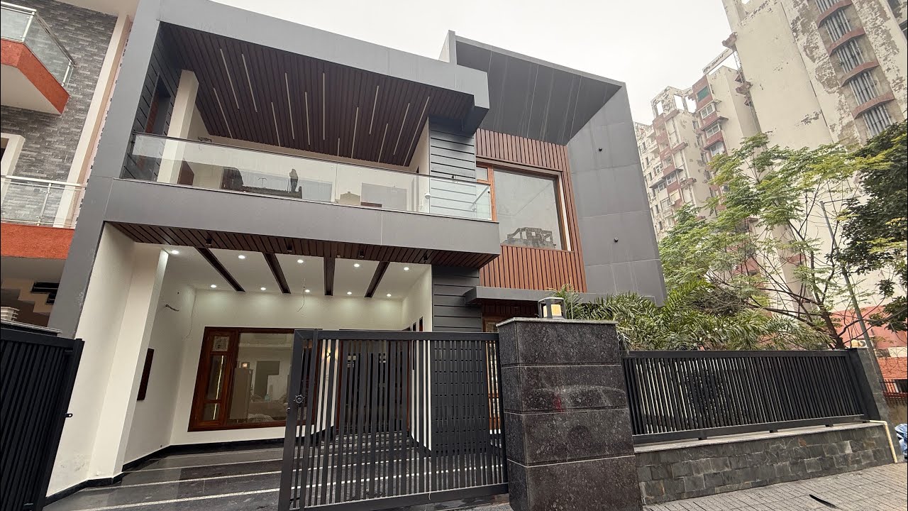 200 Gaj villa for sale in Kharar near airport Road and jalvayu tower