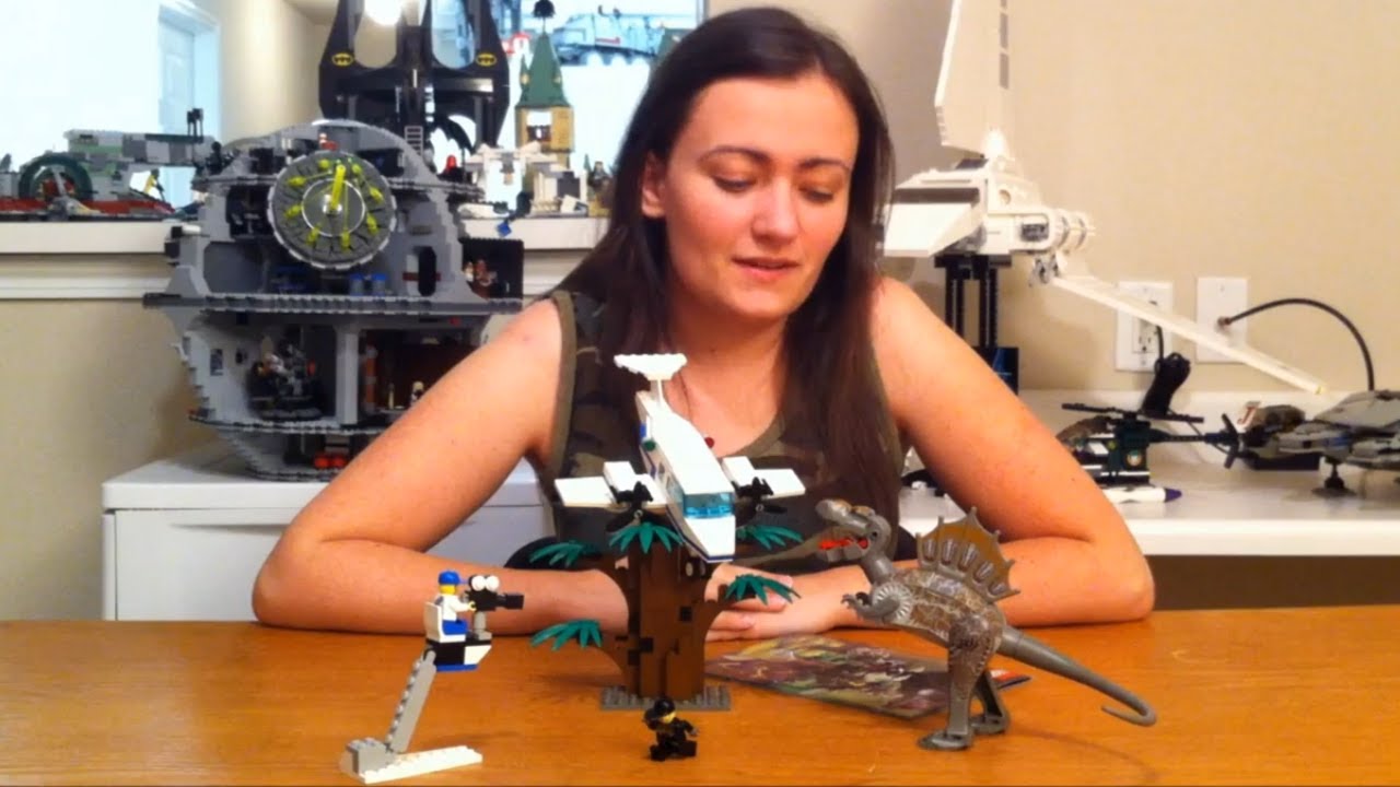 LEGO Jurassic Park 1371 Spinosaurus Attack Studios Review - BrickQueen