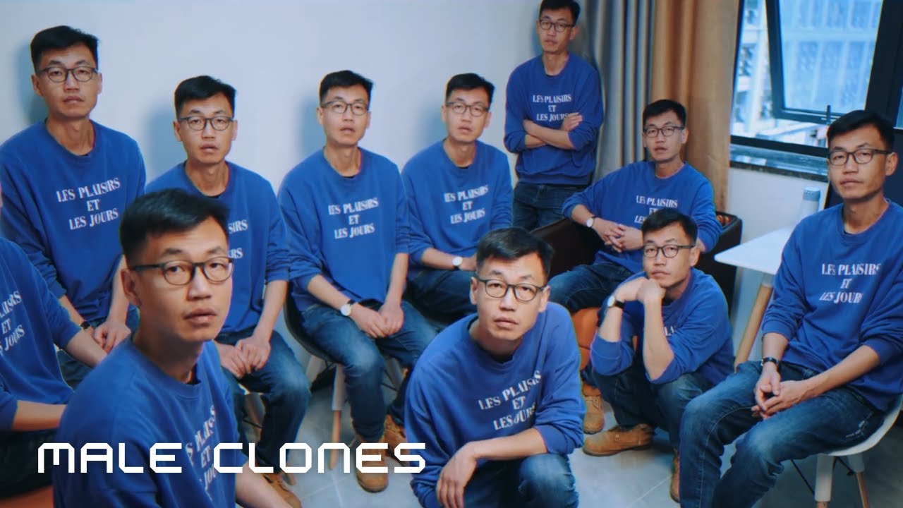 A Chinese man use magic hat to clone himself