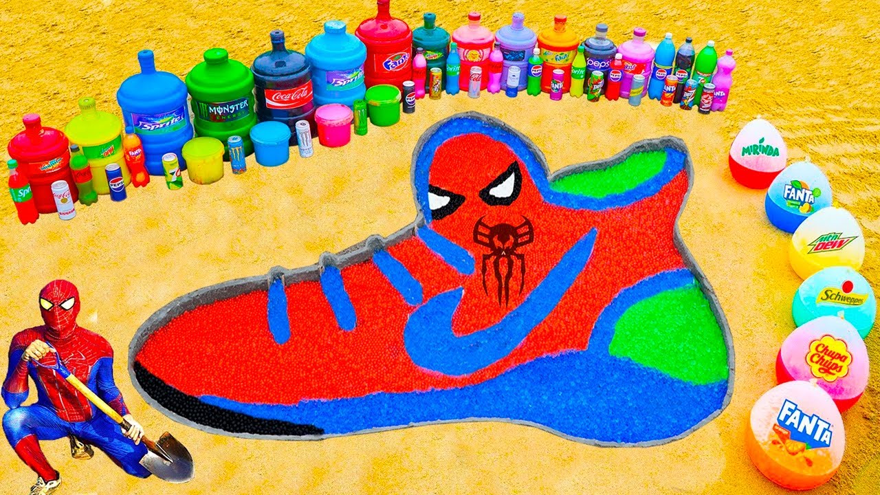 👉 Zapatos de Spiderman con Orbeez y globos de refrescos