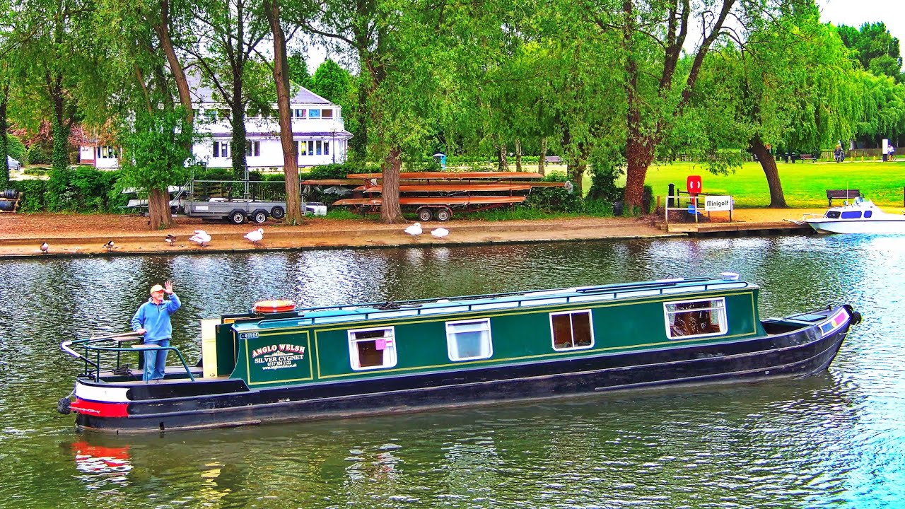 Through the Heart of England on a Narrowboat