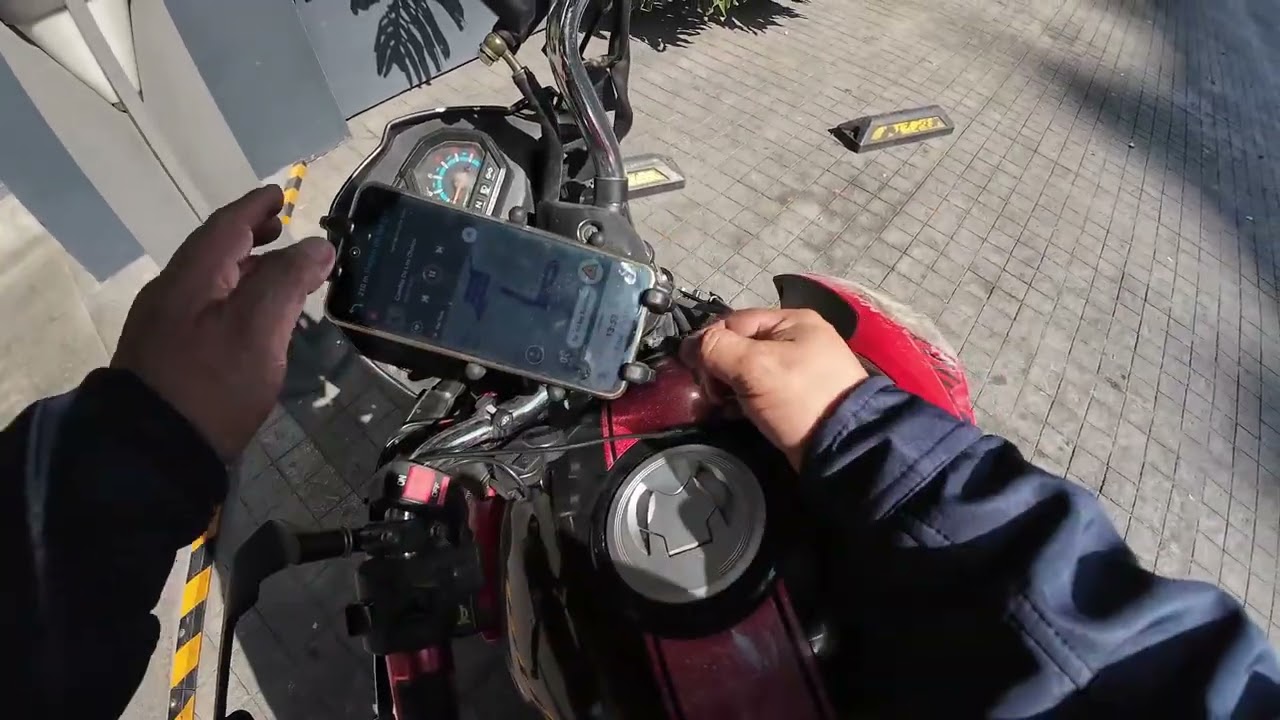 Que dia, musica, me pierdo en un estacionamiento y casi choco
