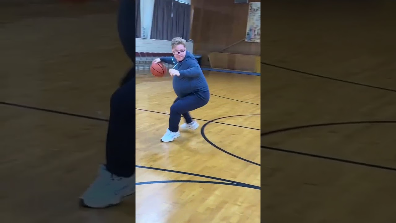 КОГДА ТРЕНЕР ПО БАСКЕТБОЛУ ВОЗНИКАЕТ ИЗ НЕОТКУДА