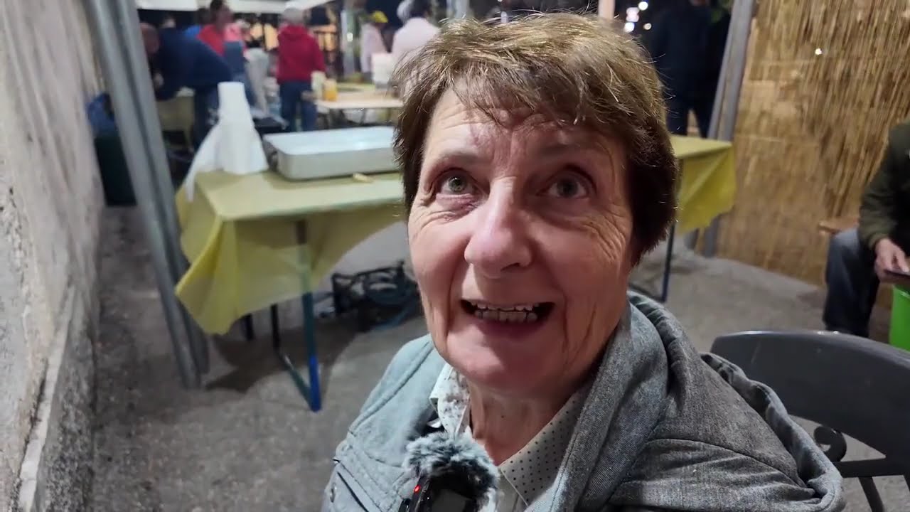 Sassano (SA) -  𝐃𝐮𝐞 𝐜𝐚𝐬𝐭𝐚𝐠𝐧𝐞 𝐞 𝐮𝐧 𝐛𝐢𝐜𝐜𝐡𝐢𝐞𝐫𝐞 𝐝𝐢 𝐯𝐢𝐧𝐨, 𝐥&rsquo;𝐚𝐮𝐭𝐮𝐧𝐧𝐨 𝐝𝐢 𝐒𝐚𝐬𝐬𝐚𝐧𝐨 𝐢𝐧 𝐮𝐧 𝐬𝐨𝐫𝐫𝐢𝐬o (05.11.25)