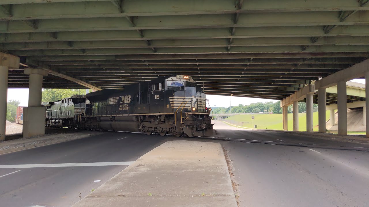 NS 22N Meets the HMCR at Holmes Avenue in Huntsville, AL!