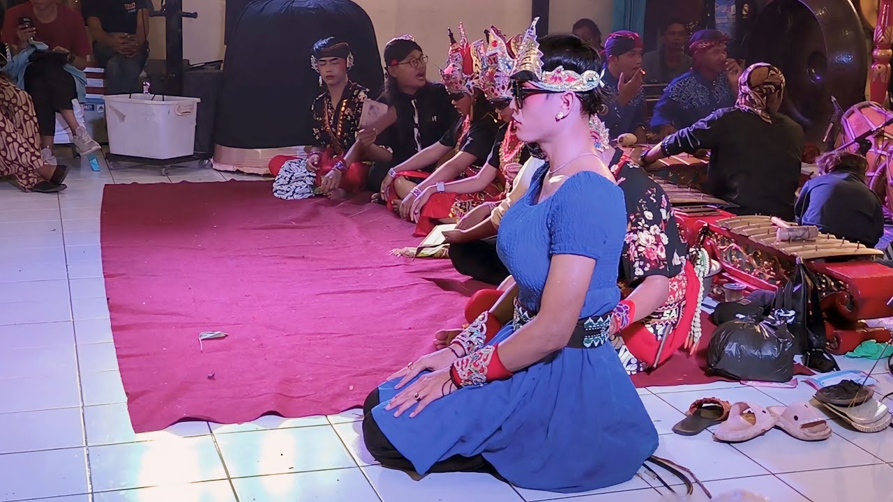 LUCU POLL NGAKAK KAWER NDADI SINTREN SRIKANDI LARAS BUDOYO