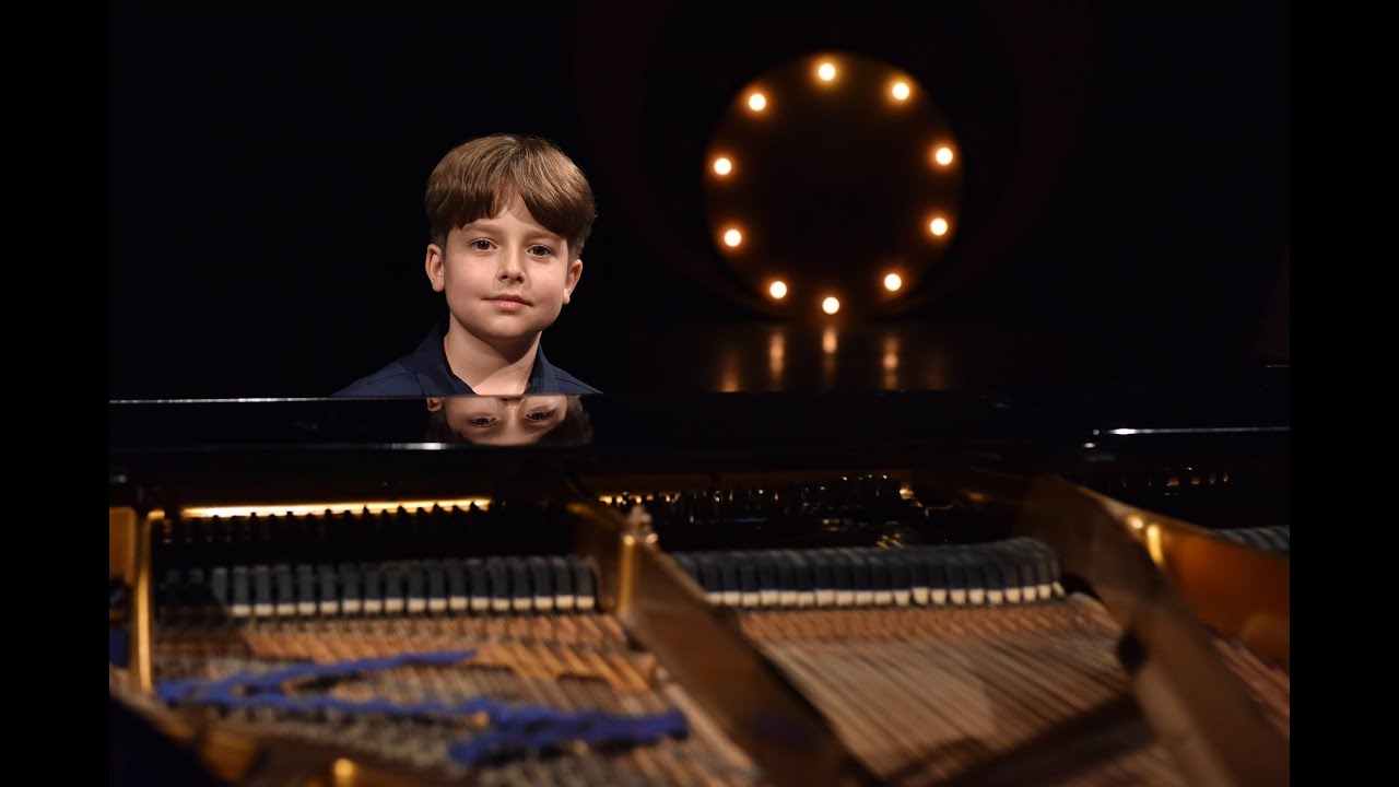 Andrija Cikic, (11 godina)  Virtuozi V4+ Sviramo zajednickim jezikom