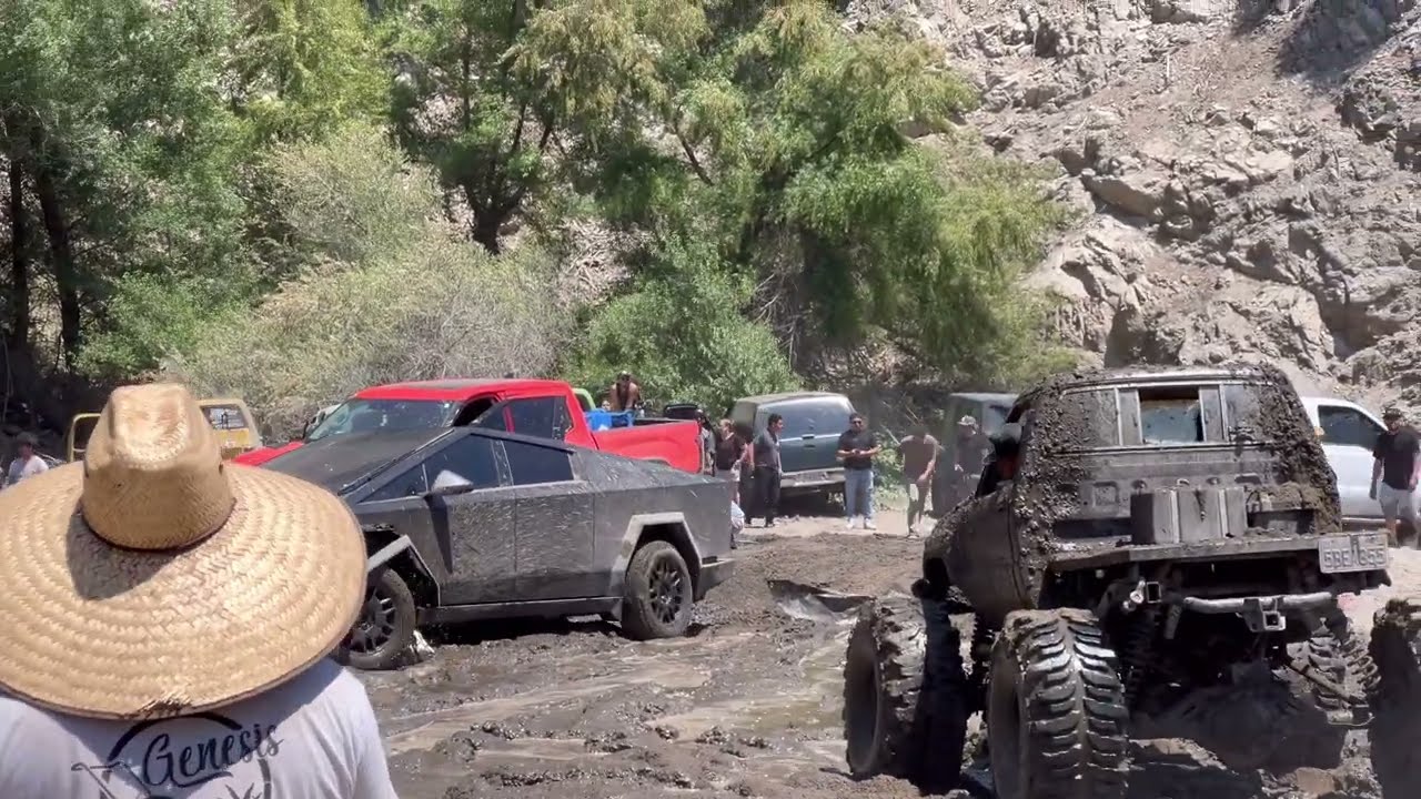 Stuck In The Mud! Azusa Canyon Sunday