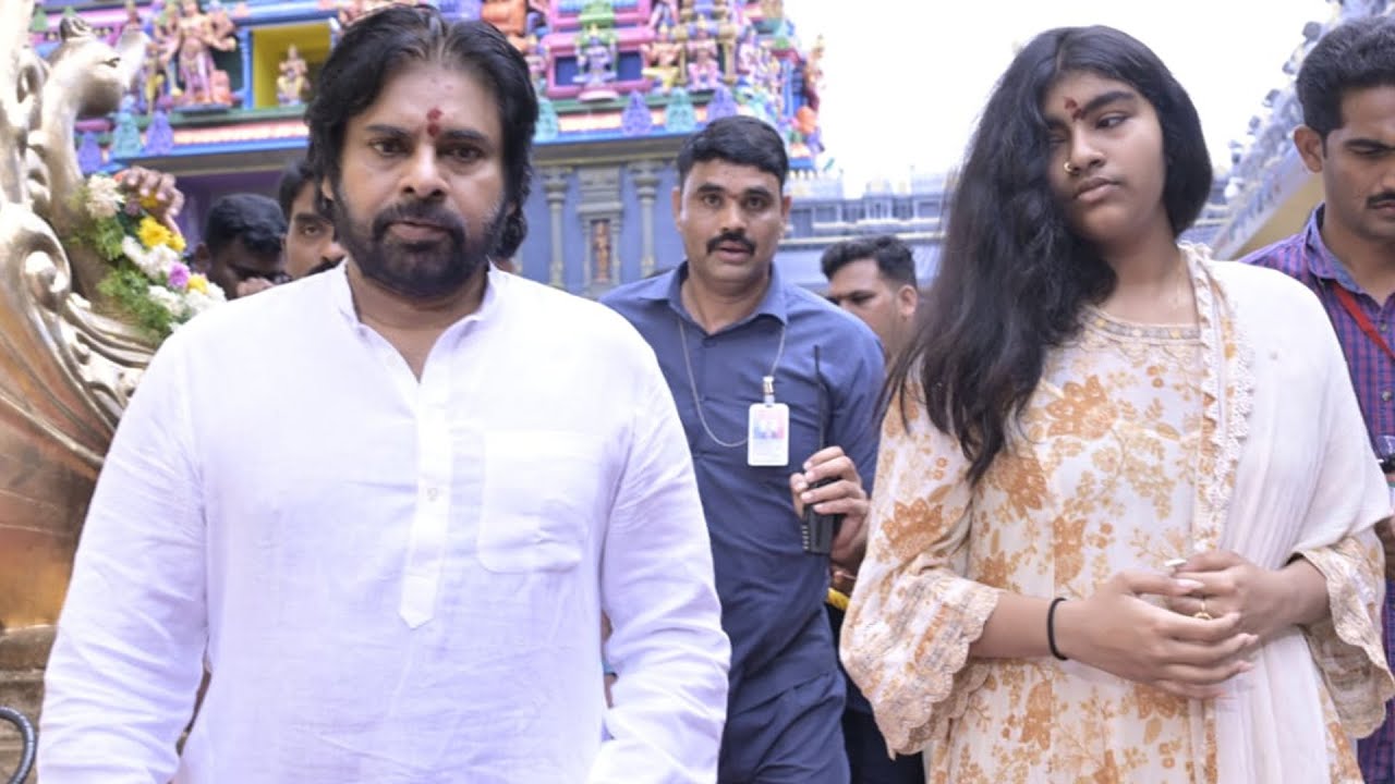 Pawan Kalyan With Daughter Aadhya At Vijayawada Kanaka Durga Temple | Vijayawada | Daily Culture
