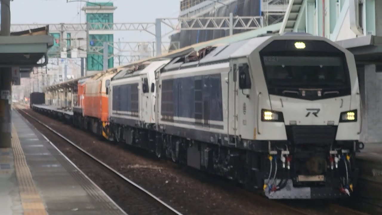 7201次 彰化→新左營 終點站：新左營 本務：R221+R224+E201+R115+5平+1篷+守