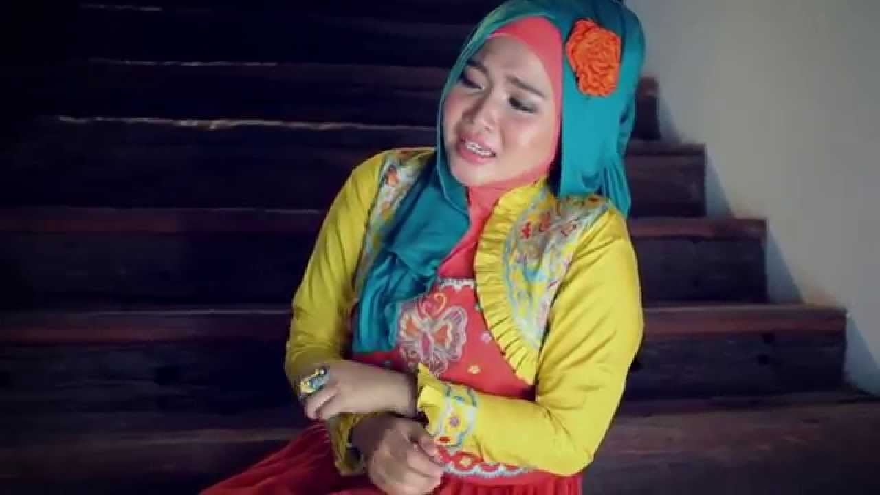Novi Caka - DEKATKAN SURGAMU  (Interview + Music Video)